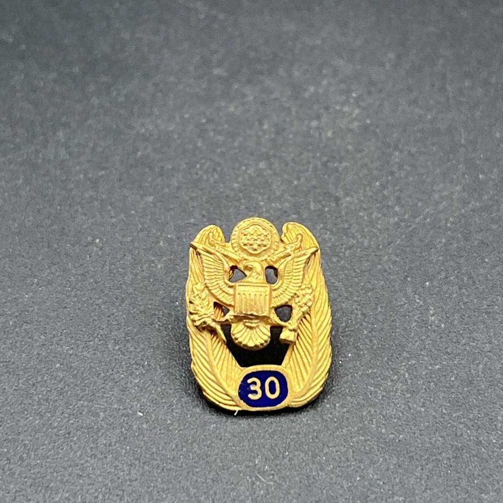 Federal Government Civil Service 30 Years Gold Tone Lapel Hat Pin